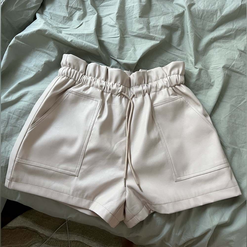 Bobbles & Lace Cream shorts